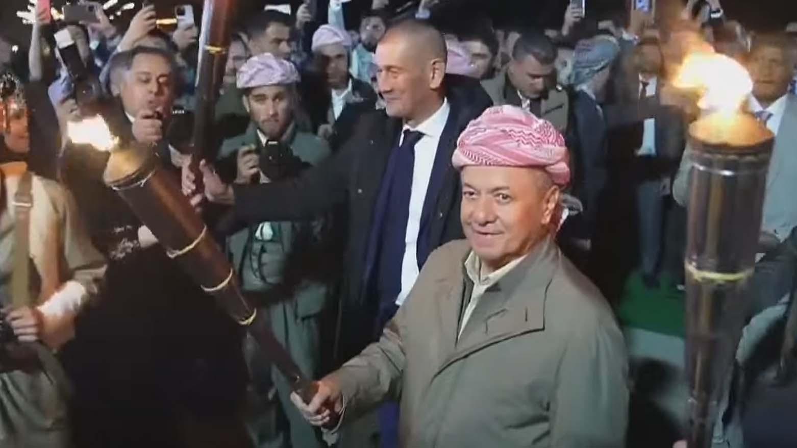 بارزاني يُهنئ بنوروز ويدعو إلى توحيد الصف الكوردستاني وجّه الرئيس مسعود بارزاني، بمناسبة حلول عيد نوروز والسنة الكوردية 2726، تهانيه إلى عوائل ا