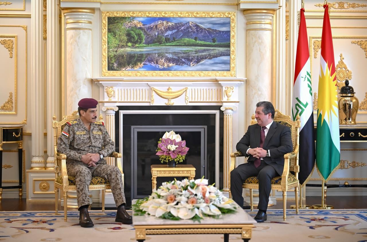 رئيس وزراء إقليم كوردستان يستقبل رئيس أركان الجيش العرا استقبل رئيس وزراء حكومة إقليم كوردستان مسرور بارزاني، اليوم الأحد، 14 حزيران 2026، وفداً ع